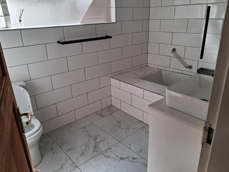 To Let 8 Bedroom Property for Rent in Ruimsig Gauteng