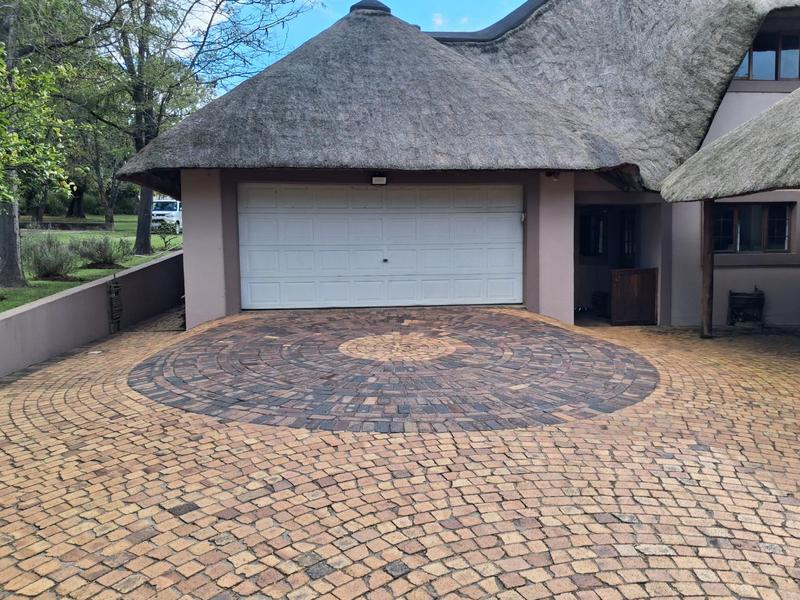 To Let 8 Bedroom Property for Rent in Ruimsig Gauteng