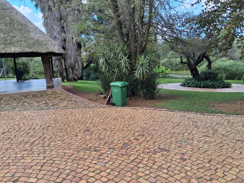 To Let 8 Bedroom Property for Rent in Ruimsig Gauteng