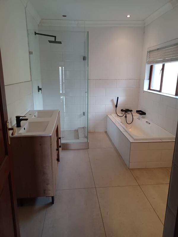 To Let 8 Bedroom Property for Rent in Ruimsig Gauteng