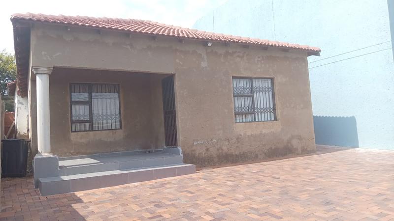 2 Bedroom Property for Sale in Emdeni Gauteng