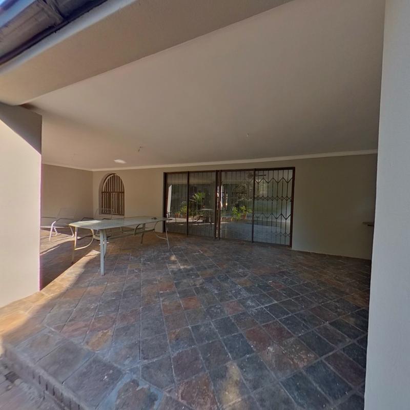 4 Bedroom Property for Sale in Garsfontein Gauteng