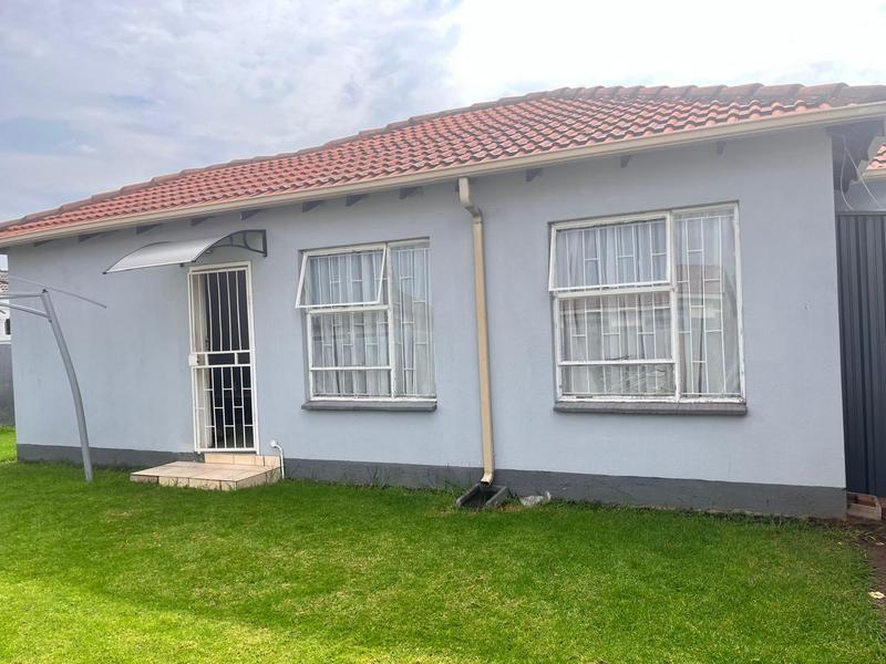 2 Bedroom Property for Sale in Vanderbijlpark CE 4 Gauteng