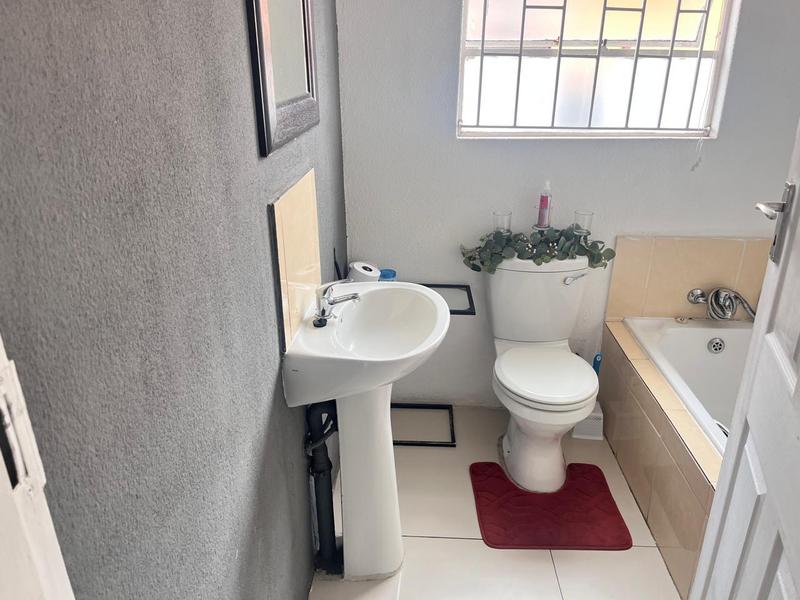 2 Bedroom Property for Sale in Vanderbijlpark CE 4 Gauteng