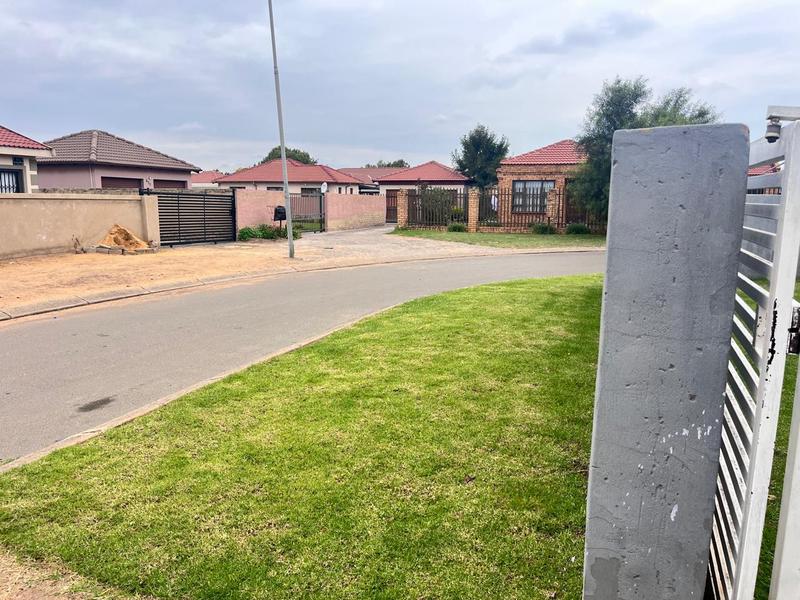 2 Bedroom Property for Sale in Vanderbijlpark CE 4 Gauteng