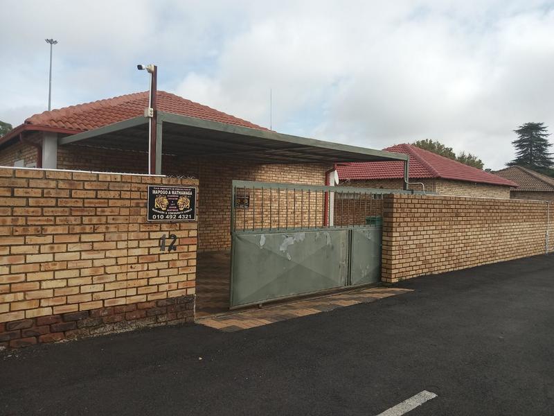 2 Bedroom Property for Sale in Robinpark Gauteng