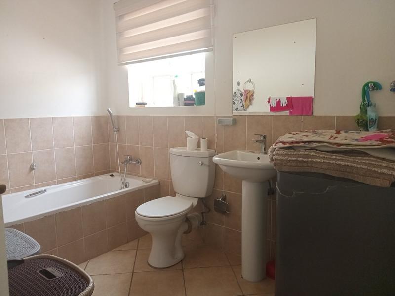 2 Bedroom Property for Sale in Robinpark Gauteng