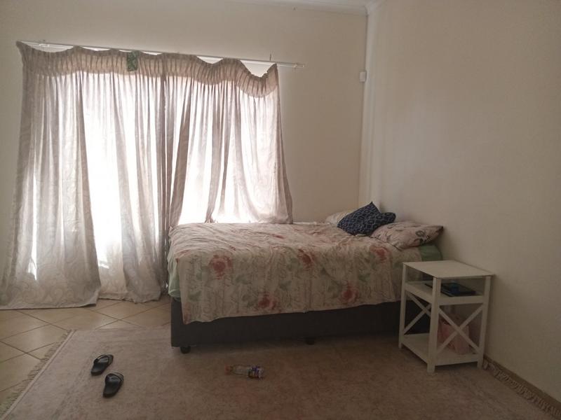 2 Bedroom Property for Sale in Robinpark Gauteng