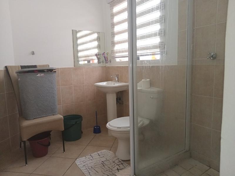 2 Bedroom Property for Sale in Robinpark Gauteng