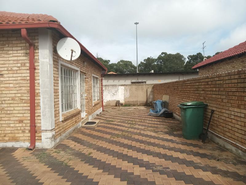 2 Bedroom Property for Sale in Robinpark Gauteng