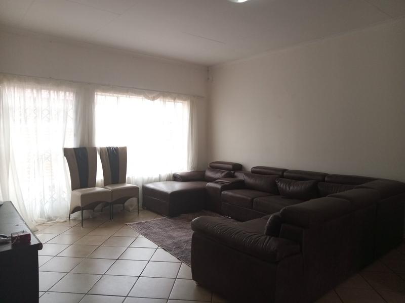 2 Bedroom Property for Sale in Robinpark Gauteng