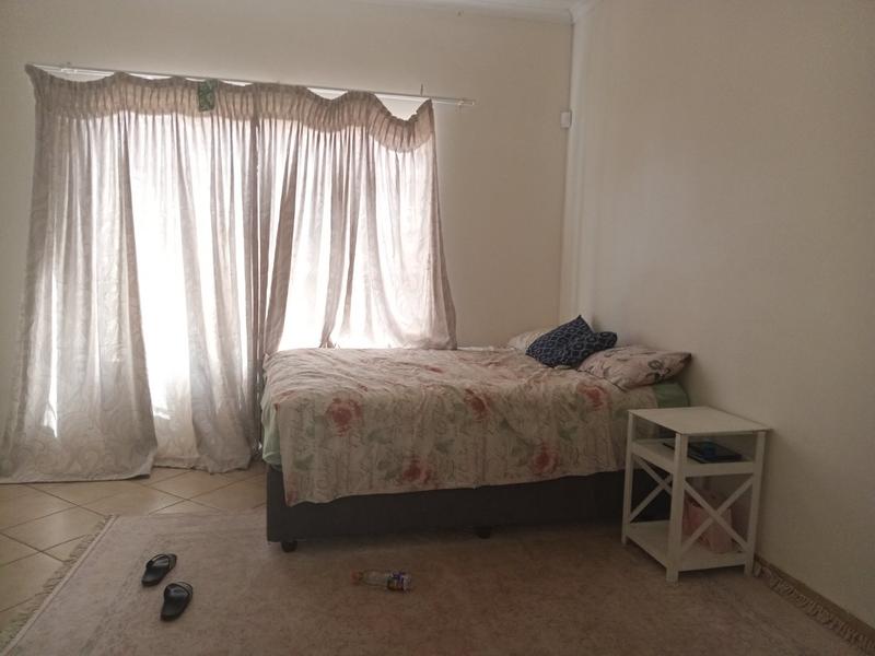 2 Bedroom Property for Sale in Robinpark Gauteng