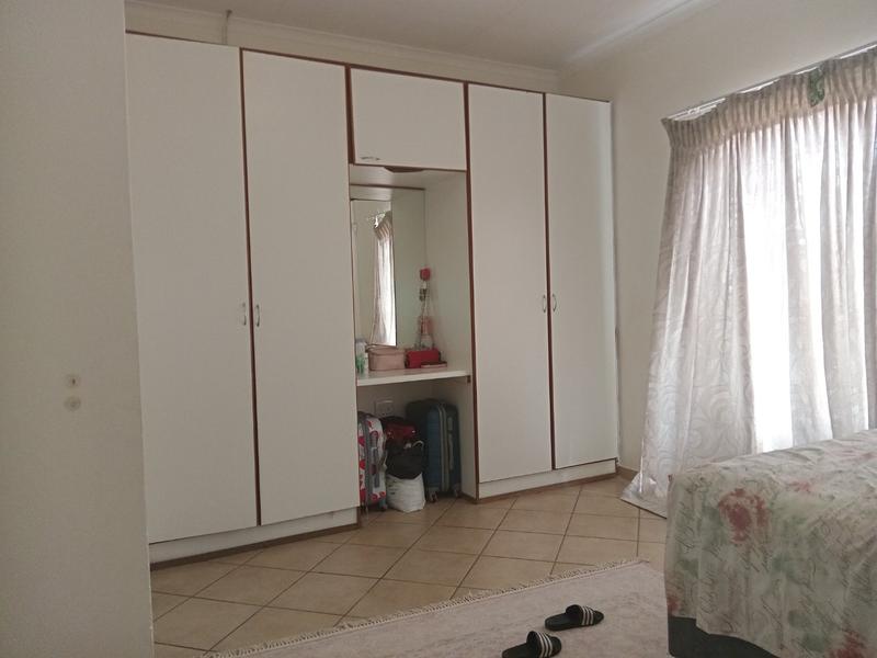 2 Bedroom Property for Sale in Robinpark Gauteng