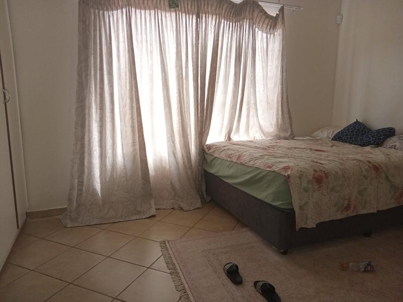 2 Bedroom Property for Sale in Robinpark Gauteng