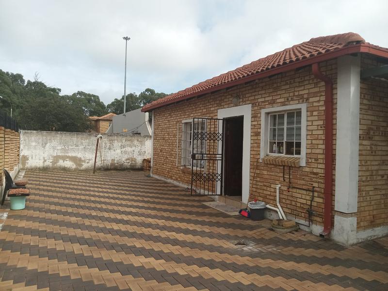 2 Bedroom Property for Sale in Robinpark Gauteng