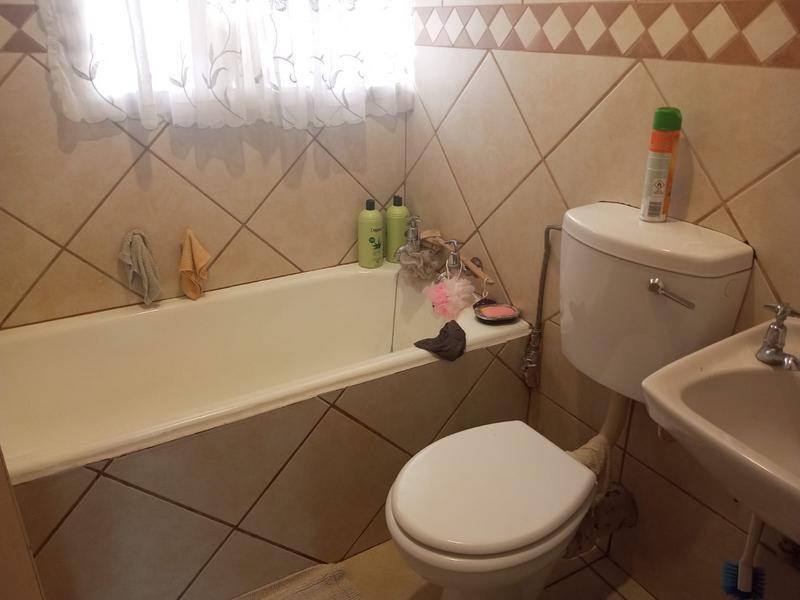 2 Bedroom Property for Sale in East Geduld Gauteng