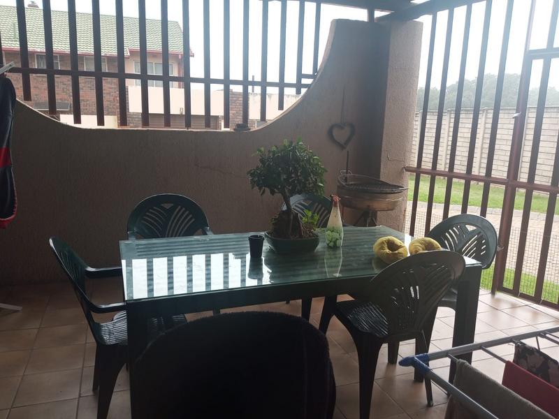 2 Bedroom Property for Sale in East Geduld Gauteng