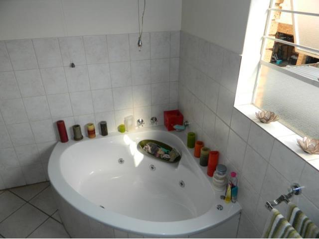 To Let 3 Bedroom Property for Rent in Bonaero Park Gauteng