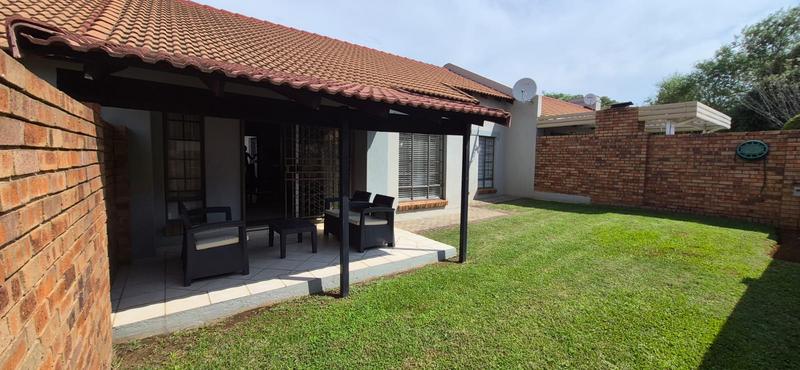 2 Bedroom Property for Sale in Monavoni Gauteng