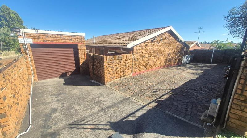 3 Bedroom Property for Sale in Mindalore Gauteng