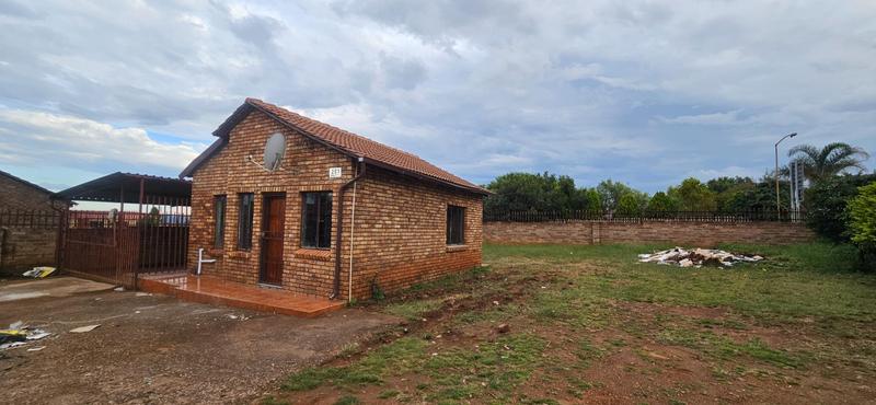 To Let 2 Bedroom Property for Rent in Lotus Gardens Gauteng