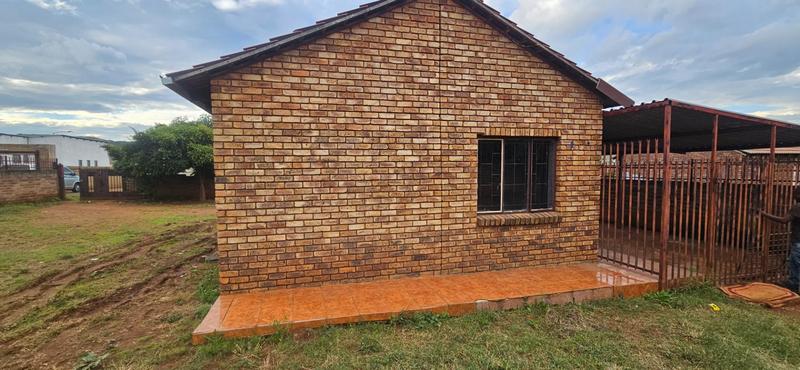 To Let 2 Bedroom Property for Rent in Lotus Gardens Gauteng