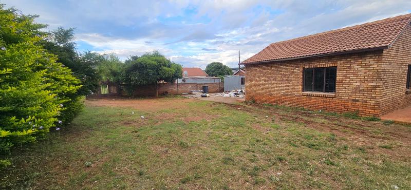 To Let 2 Bedroom Property for Rent in Lotus Gardens Gauteng