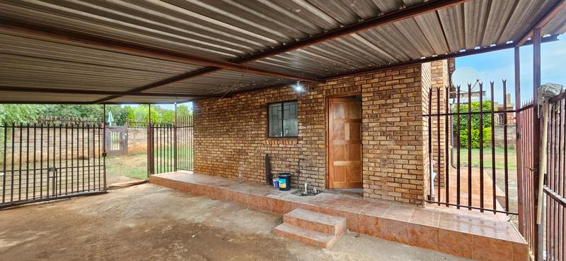 To Let 2 Bedroom Property for Rent in Lotus Gardens Gauteng