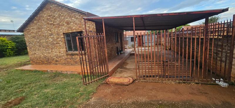 To Let 2 Bedroom Property for Rent in Lotus Gardens Gauteng