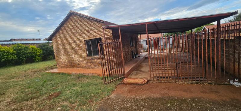 To Let 2 Bedroom Property for Rent in Lotus Gardens Gauteng