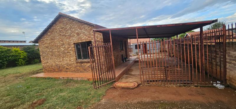 To Let 2 Bedroom Property for Rent in Lotus Gardens Gauteng