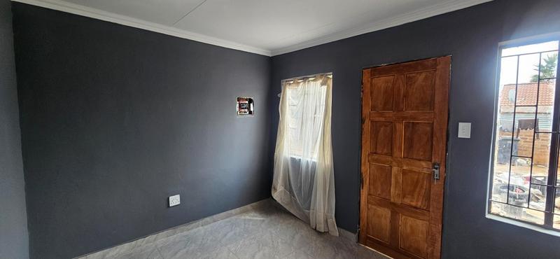 To Let 2 Bedroom Property for Rent in Lotus Gardens Gauteng