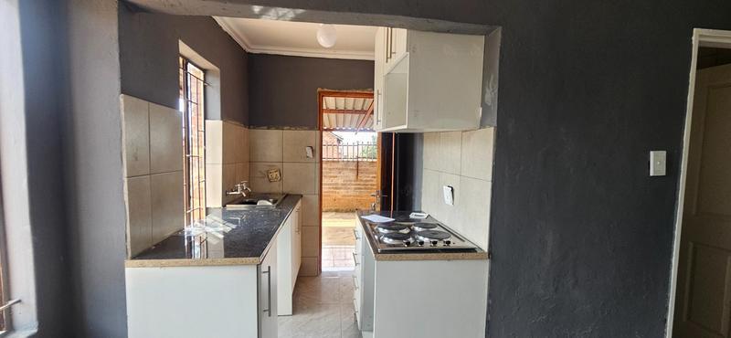 To Let 2 Bedroom Property for Rent in Lotus Gardens Gauteng