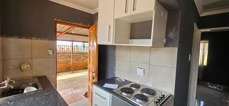 To Let 2 Bedroom Property for Rent in Lotus Gardens Gauteng