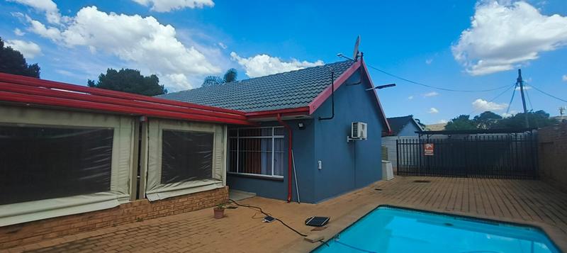 4 Bedroom Property for Sale in Kirkney Gauteng