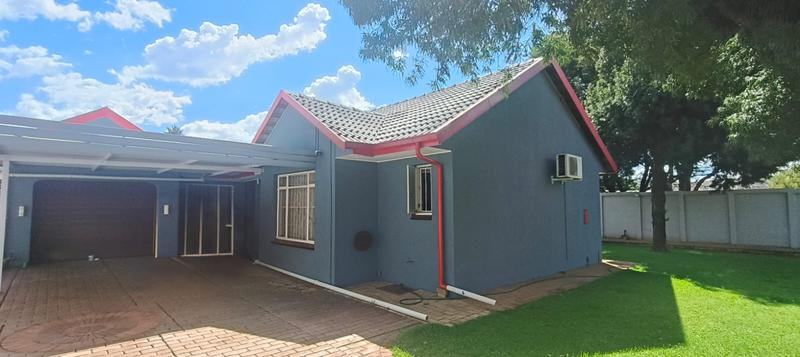 4 Bedroom Property for Sale in Kirkney Gauteng