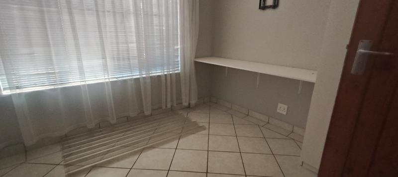 4 Bedroom Property for Sale in Kirkney Gauteng