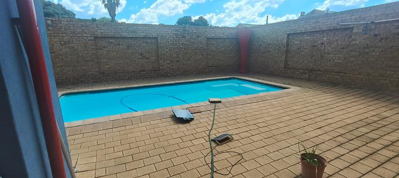 4 Bedroom Property for Sale in Kirkney Gauteng