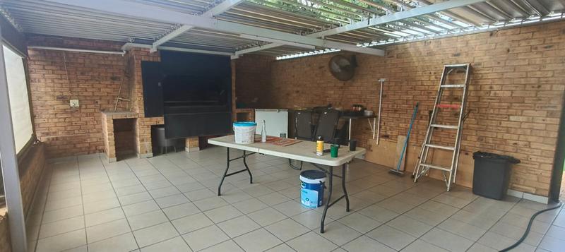 4 Bedroom Property for Sale in Kirkney Gauteng