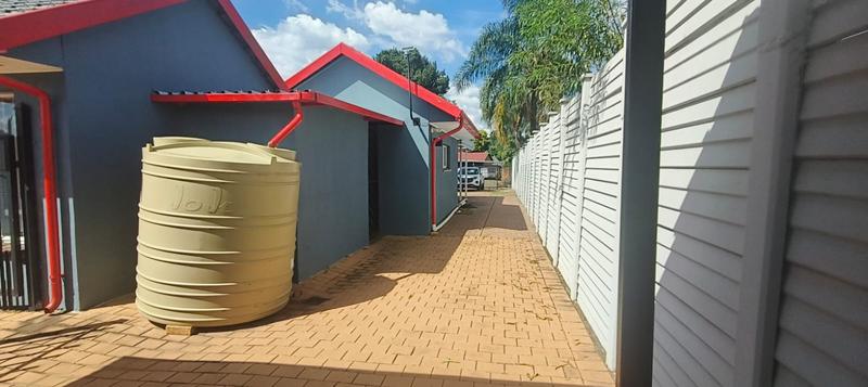 4 Bedroom Property for Sale in Kirkney Gauteng