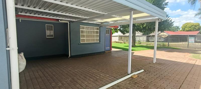 4 Bedroom Property for Sale in Kirkney Gauteng