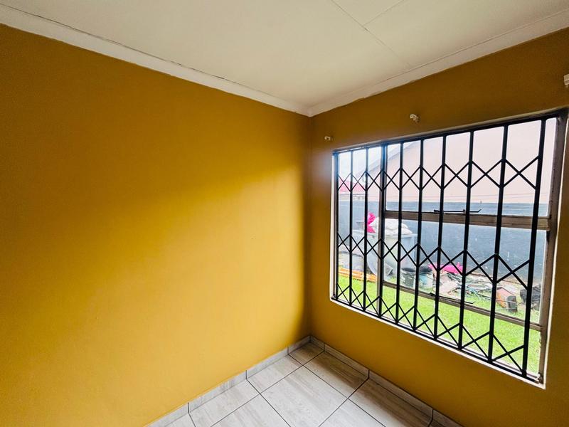 2 Bedroom Property for Sale in Fleurhof Gauteng