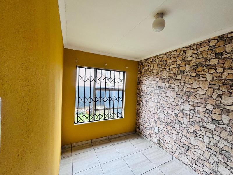 2 Bedroom Property for Sale in Fleurhof Gauteng