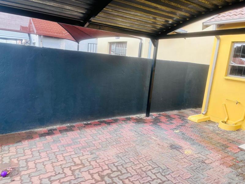 2 Bedroom Property for Sale in Fleurhof Gauteng