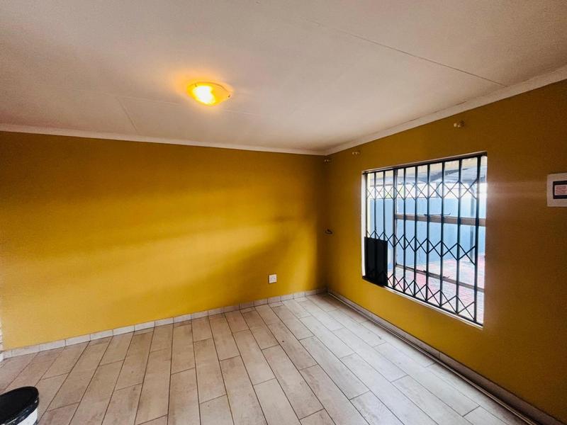 2 Bedroom Property for Sale in Fleurhof Gauteng