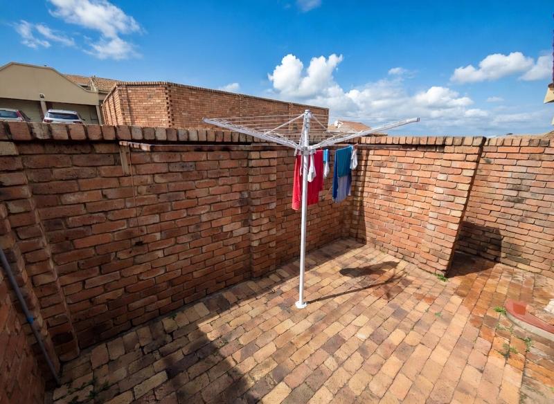2 Bedroom Property for Sale in Elardus Park Gauteng