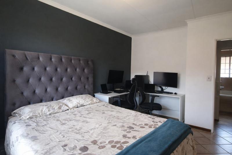 2 Bedroom Property for Sale in Elardus Park Gauteng