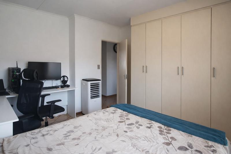 2 Bedroom Property for Sale in Elardus Park Gauteng