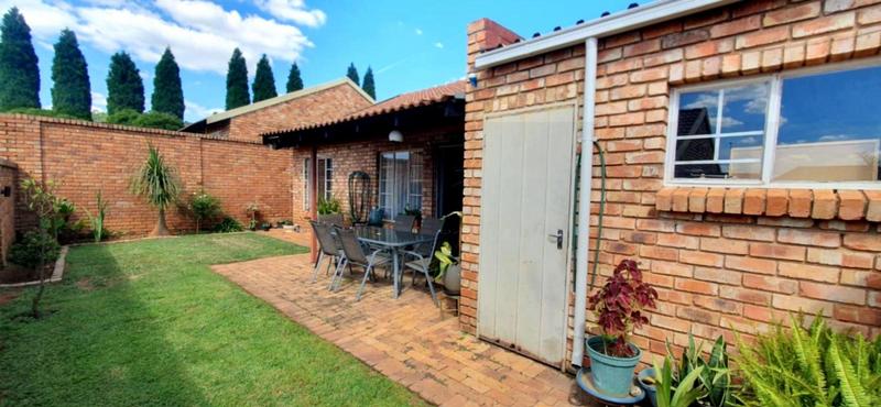 2 Bedroom Property for Sale in Elardus Park Gauteng