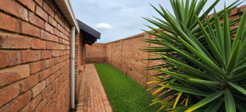 2 Bedroom Property for Sale in Elardus Park Gauteng